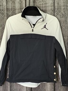 Nike Kid’s Two-Tone Black and White Pullover Jacket